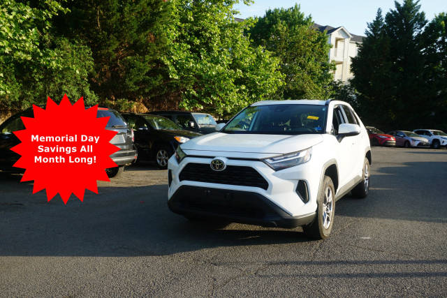 2022 Toyota RAV4 XLE AWD photo