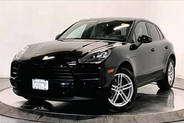 2021 Porsche Macan  AWD photo