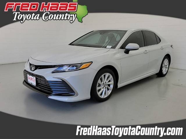 2023 Toyota Camry LE FWD photo