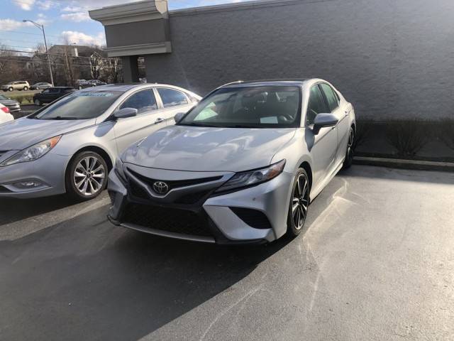 2018 Toyota Camry XSE V6 FWD photo