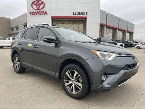 2016 Toyota RAV4 XLE FWD photo