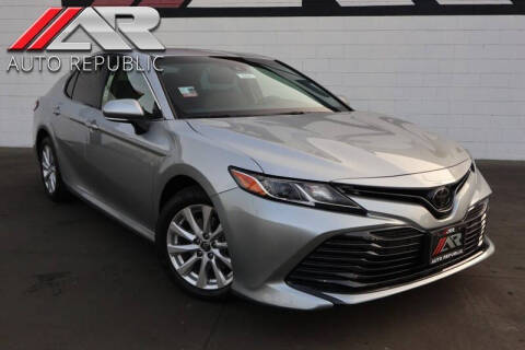 2018 Toyota Camry LE FWD photo