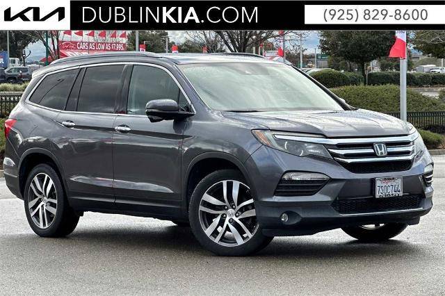 2016 Honda Pilot Touring FWD photo