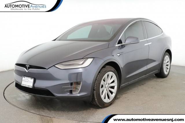 2020 Tesla Model X Long Range Plus AWD photo