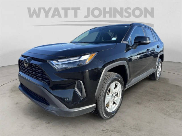 2023 Toyota RAV4 XLE FWD photo