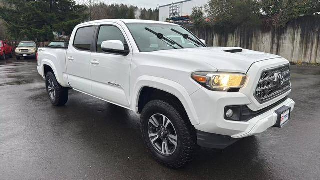 2016 Toyota Tacoma TRD Sport RWD photo