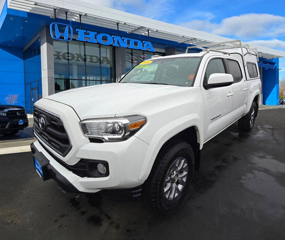 2016 Toyota Tacoma SR5 4WD photo