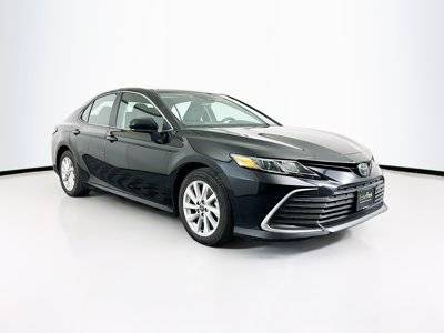 2023 Toyota Camry LE FWD photo