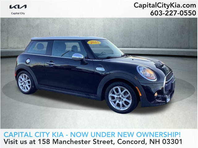 2015 MINI Hardtop 2 Door S FWD photo