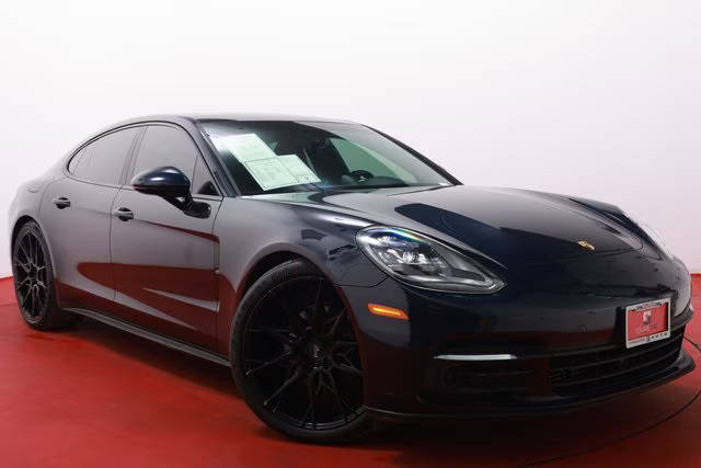 2018 Porsche Panamera 4 AWD photo