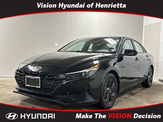 2022 Hyundai Elantra SEL FWD photo