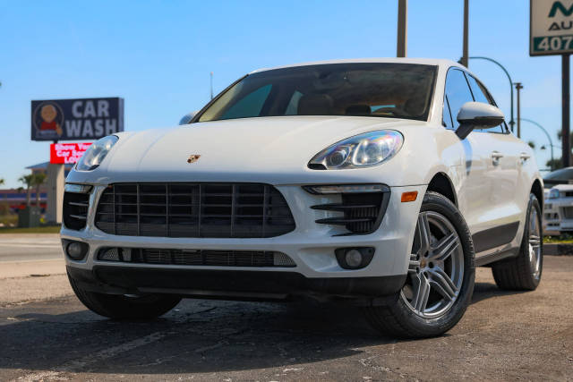 2015 Porsche Macan S AWD photo