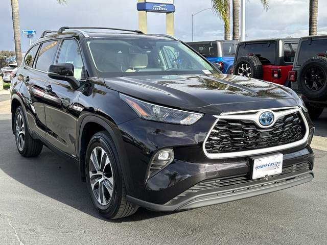 2022 Toyota Highlander Hybrid XLE AWD photo