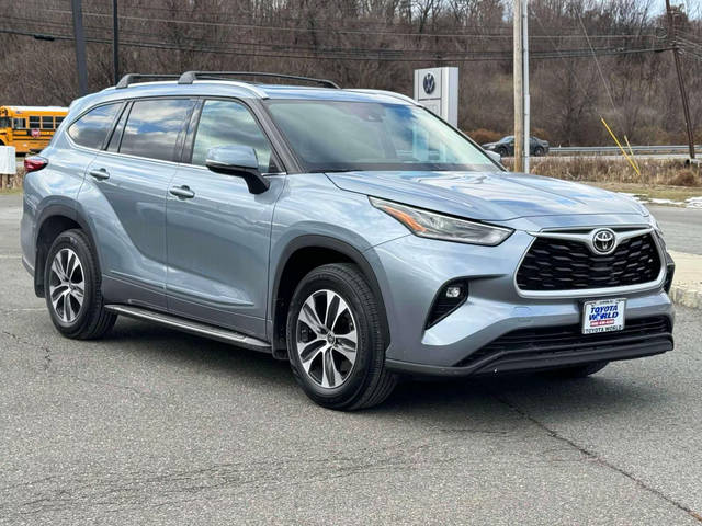 2021 Toyota Highlander XLE AWD photo