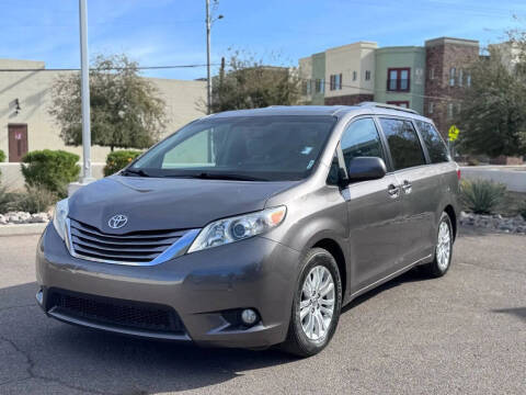 2016 Toyota Sienna XLE FWD photo