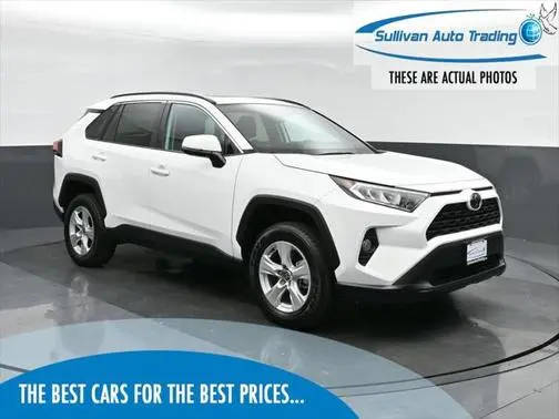 2021 Toyota RAV4 XLE AWD photo