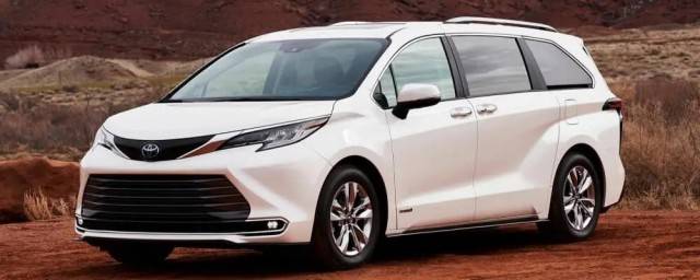 2021 Toyota Sienna XLE FWD photo