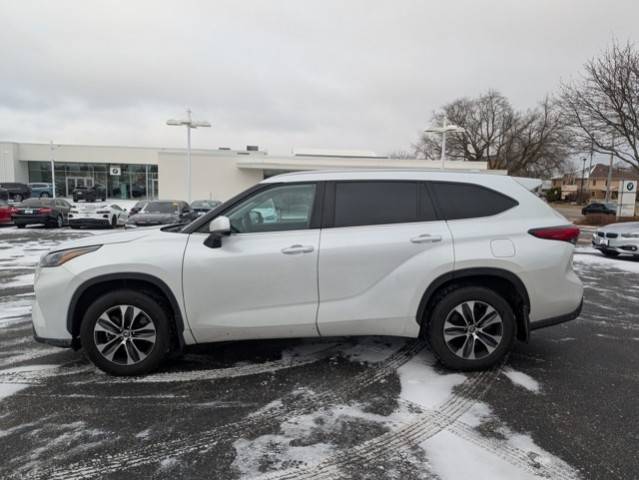 2022 Toyota Highlander XLE AWD photo