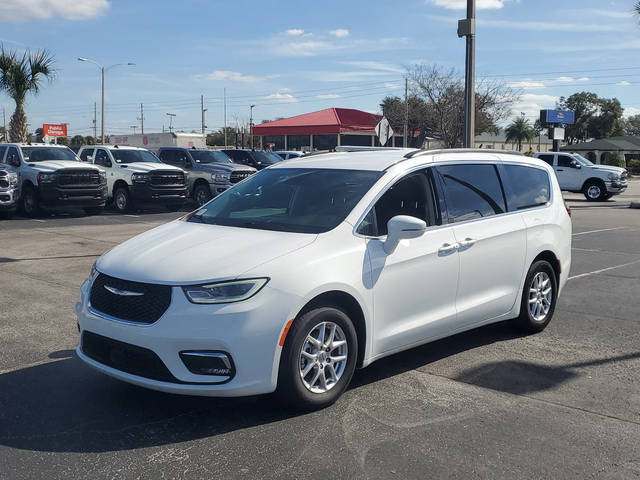 2022 Chrysler Pacifica Minivan Touring L FWD photo