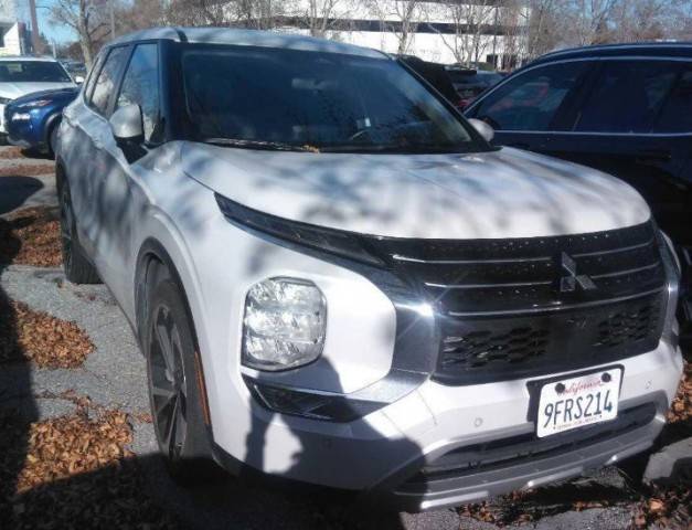 2023 Mitsubishi Outlander SE FWD photo