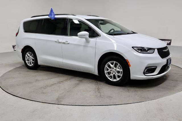 2022 Chrysler Pacifica Minivan Touring L FWD photo