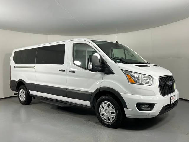 2022 Ford Transit Passenger Wagon XL RWD photo