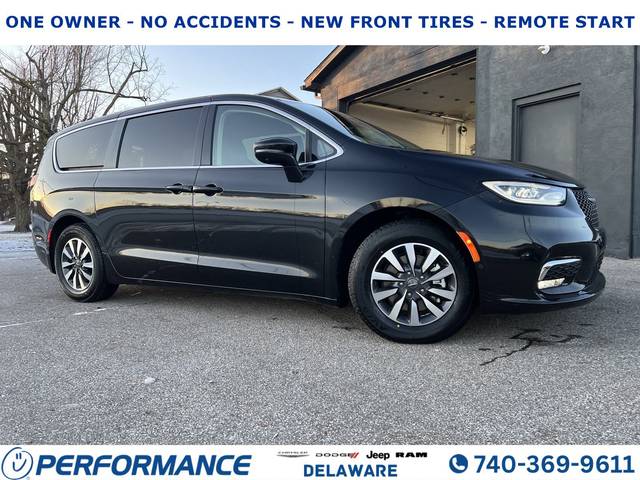 2022 Chrysler Pacifica Minivan Hybrid Touring L FWD photo