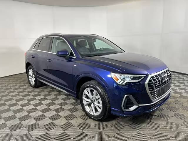 2023 Audi Q3 S line Premium AWD photo