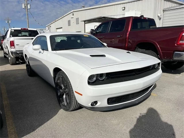 2022 Dodge Challenger SXT RWD photo