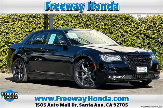 2022 Chrysler 300 300S RWD photo