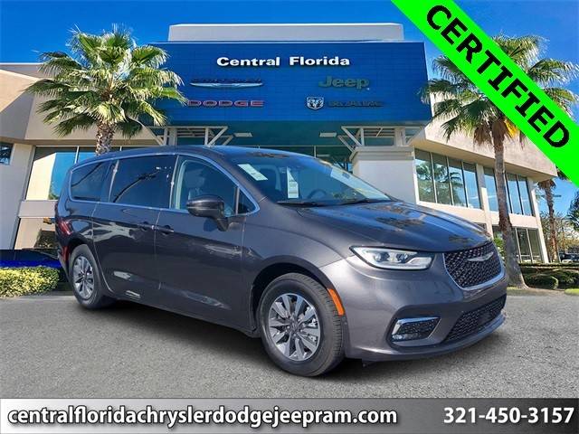 2022 Chrysler Pacifica Minivan Hybrid Touring L FWD photo