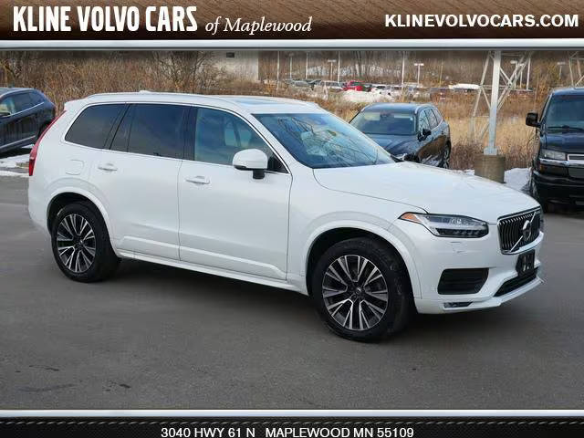 2022 Volvo XC90 Momentum AWD photo