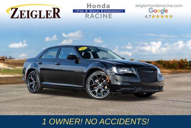 2022 Chrysler 300 Touring RWD photo