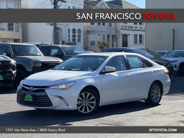 2017 Toyota Camry Hybrid XLE FWD photo