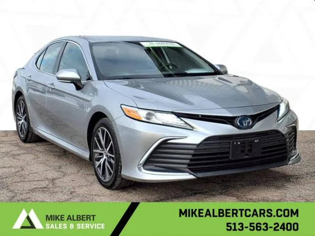 2021 Toyota Camry Hybrid XLE FWD photo