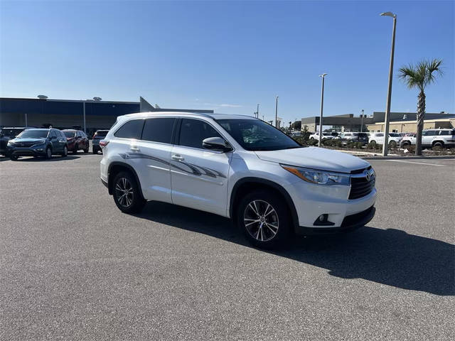 2016 Toyota Highlander XLE FWD photo