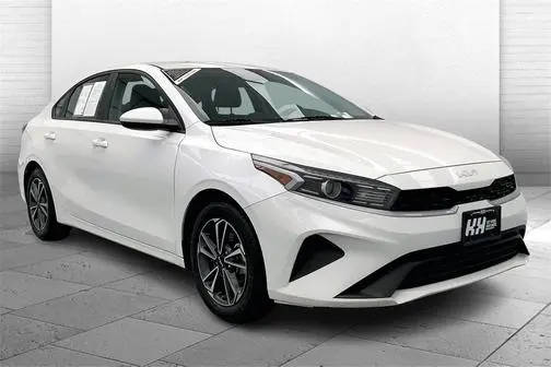 2023 Kia Forte LXS FWD photo