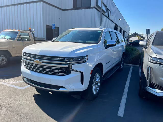 2023 Chevrolet Suburban Premier RWD photo