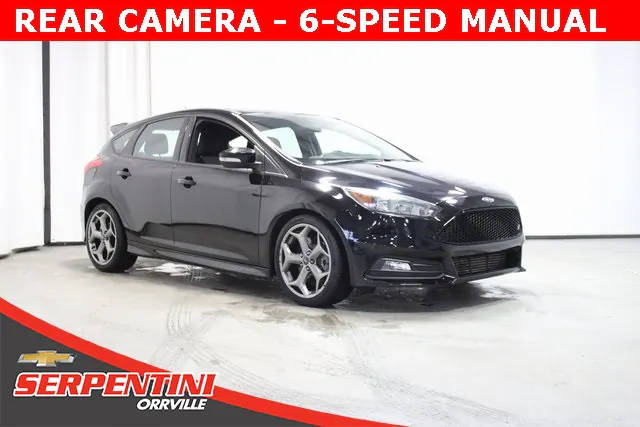 2016 Ford Focus ST FWD photo