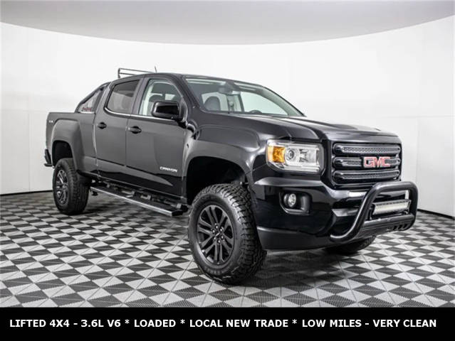 2017 GMC Canyon 4WD SLE 4WD photo