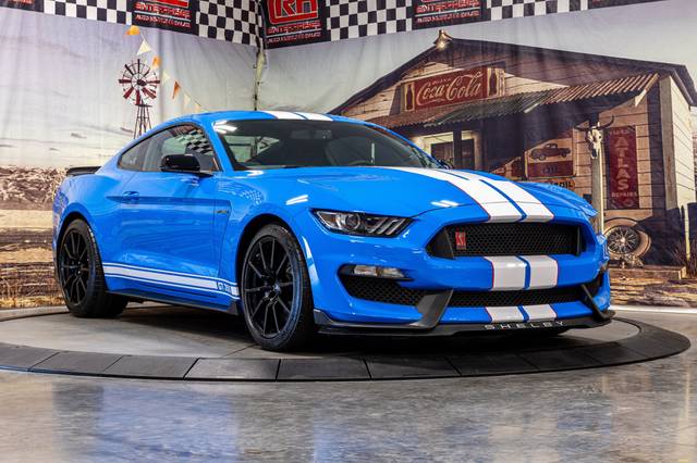 2017 Ford Mustang Shelby GT350 RWD photo