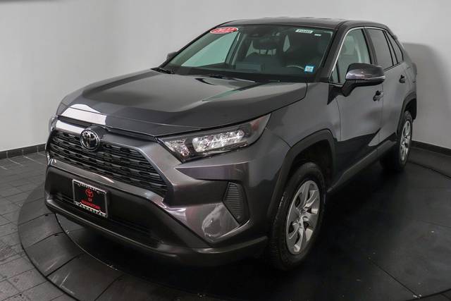 2022 Toyota RAV4 LE AWD photo