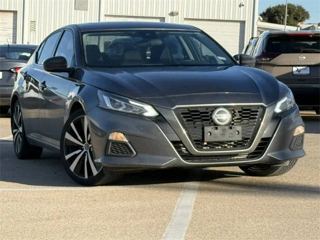 2022 Nissan Altima 2.0 SR FWD photo