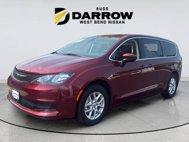 2022 Chrysler Voyager LX FWD photo