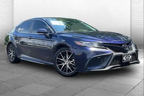 2022 Toyota Camry SE FWD photo