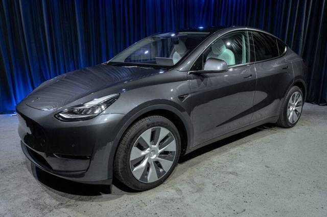 2021 Tesla Model Y Long Range AWD photo