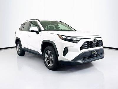 2022 Toyota RAV4 XLE AWD photo