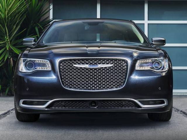 2017 Chrysler 300 300C RWD photo