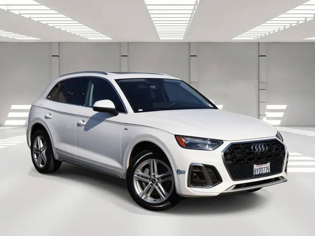 2022 Audi Q5 S line Premium AWD photo