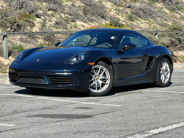 2018 Porsche Cayman  RWD photo